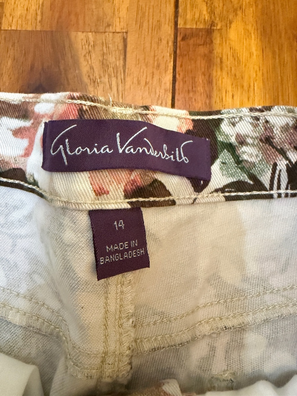 Gloria Vanderbilt Amanda Classic High Rise Tapered Floral Jeans Pants - Picture 3 of 6